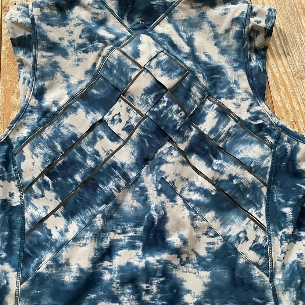 Lululemon Light Speed Vest Sea Side Silver Fox Alberta Lake blue and white